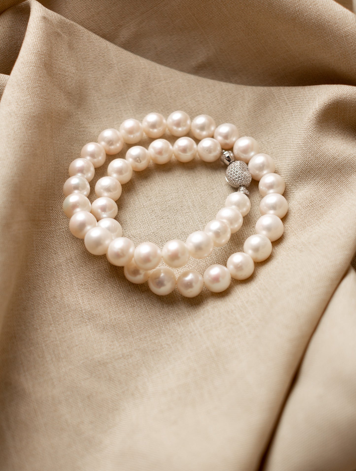 Collier White